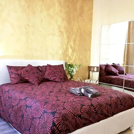 Colonne N° 15 Apartment